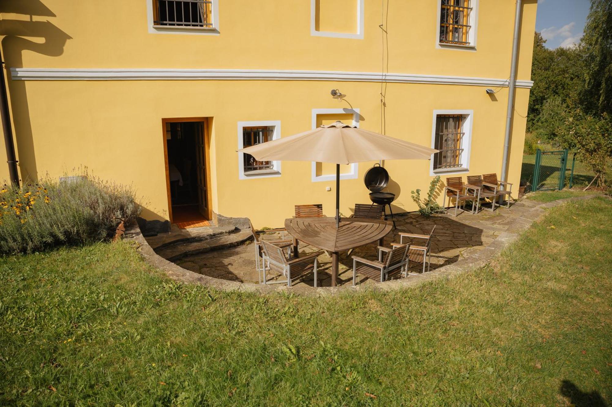 Apartman Zahradka Mírkovice 外观 照片